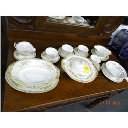 Meito China "Langdon Pattern" 17 Pieces