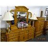 Image 1 : Golden Oak Queen 4 Post Bedroom Set