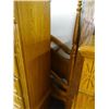 Image 3 : Golden Oak Queen 4 Post Bedroom Set