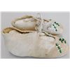 Image 2 : Childs Beaded Moccasins