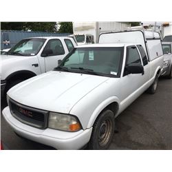 2001 GMC SONOMA SL, 2 DOOR PU, WHITE, VIN # 1GTCS19W21K183718
