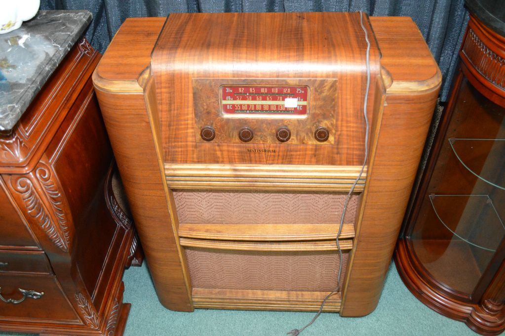 Westinghouse walnut cased floor standing radio model 605, working at