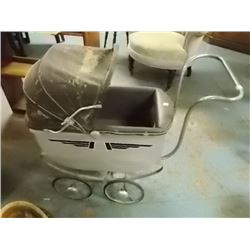 VINTAGE BABY/DOLL PRAM