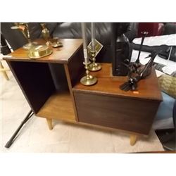 RETRO SIDE/END TABLE