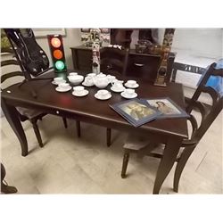 NEW MAHOGANY DINING TABLE