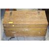 Image 1 : WOODEN TRUNK