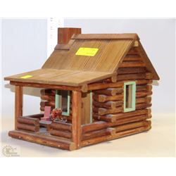 MINIATURE LOG CABIN