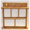 Image 1 : KNICK KNACK SHELF