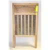 Image 1 : NATIONAL WASHBOARD CO. WASHBOARD