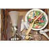 Image 1 : BOX WITH LAMP, PLATES, ORNAMENTS