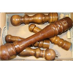 BOX OF SALT+PEPPER MILLS