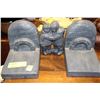 Image 1 : SOAP STONE LOOKING IGLOO BOOKENDS W/ INUIT COUPLE