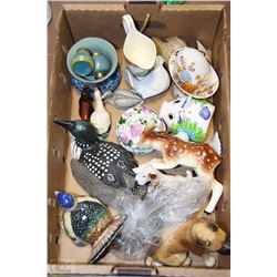 FLAT WITH DECORATIVE EGG, S+P SHAKERS, COLLECTOR