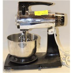 VINTAGE SUNBEAM MIX MASTER WITH BOWL AND MIXERS