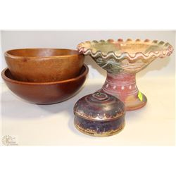 LARGE RAISED SERVING BOWL & 3 WOODEN BOWLS