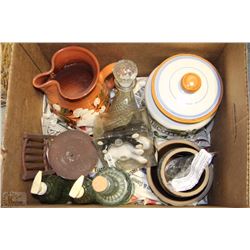 BOX WITH PAINTED JUG, GLASS BOTTLES, S+P SHAKERS