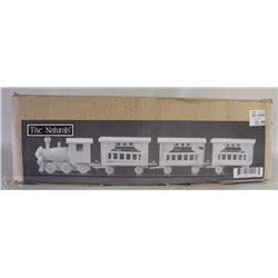 WOODEN TRAIN WITH LADDERS