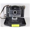 Image 1 : VINTAGE POLAROID CAMERA