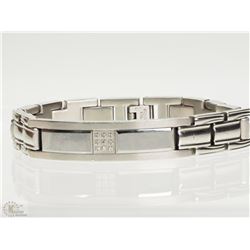 #44-STAINLESS STEEL DIAMOND (9 IN TOTAL) BRACELET