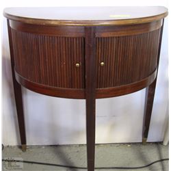 "D" TABLE WITH SLIDING DOORS