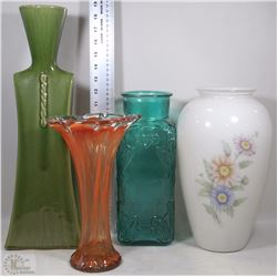 BOX OF VASES WITH FLORAL DESIGN, ORANGE GLASS ART,