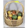 Image 1 : LARGE WICKER BASKET CONTAINING PLASTIC FRUIT