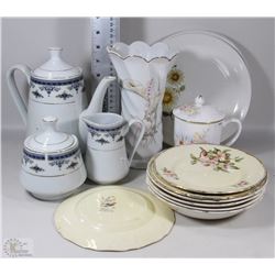 BOX WITH SUNFLOWER PRINTED PLATES, GOLD TRIMMED