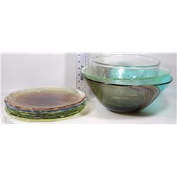 FLAT OF ASSORTED GLASS DINNER PLATES, SALAD BOWLS