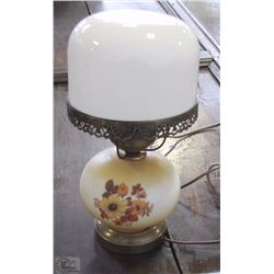 PORCELAIN LANTERN STYLE TABLE LAMP