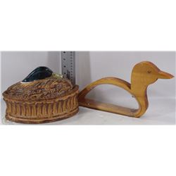 BOX WITH CERAMIC DUCK CANISTER AND WOODEN DUCK