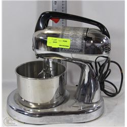 VINTAGE DORMEYER ELECTRIC SILVER CHEF MIXER