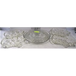FLAT WITH 2 GLASS SERVING TRAYS, 4PC SIDE DISHES