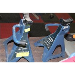 CERTIFIED 2 TON JACK STANDS