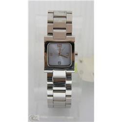 NEW SWISS MOV'T MODE S/S WOMEN'S WATCH