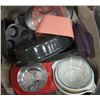 Image 1 : LARGE BOX OF BAKING ACCESSORIES INCL.