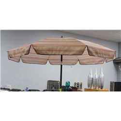 PATIO UMBRELLA W/STAND - BROWN