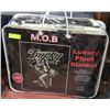 Image 1 : M.O.B. PLUSH BLANKET