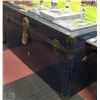 Image 1 : LARGE BLUE ESTATE STEAMER TRUNK WITH INSIDE TRAY