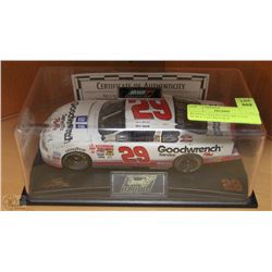 REVELL COLLECTION DIE CAST SCALE 1:24 DRIVER IS
