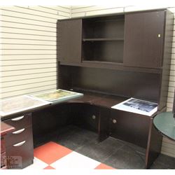 CORNER DESK WITH HUTCH ON CHOICE