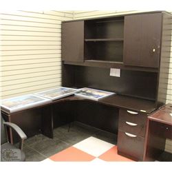 CORNER DESK WITH HUTCH ON CHOICE