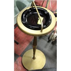 VINTAGE ASHTRAY WITH PEDESTAL STAND