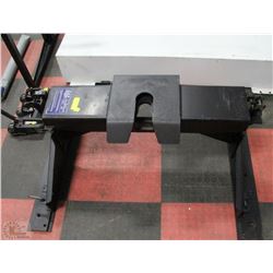 DSP HITCHHOUSE FIFTH WHEEL COMPLETE W/RAILS