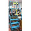Image 1 : 4 STEP ROLLING MOBILE PLATFORM LADDER