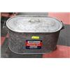 Image 1 : LARGE METAL GALVANIZED WASHTUB W/LID