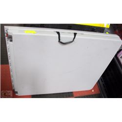 FOLDING TABLE 5'X3' WITH HANDLE