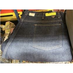 PAIR OF BULWARK SZ 40 JEANS