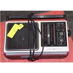 GENERAL ELECTRIC VINTAGE RADIO WITH BUILT IN