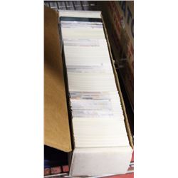 800 COUNT BOX OF HOCKEY CARDS
