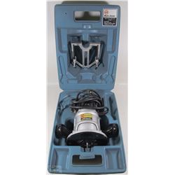 BLACK & DECKER 7630 ROUTER KIT IN CASE